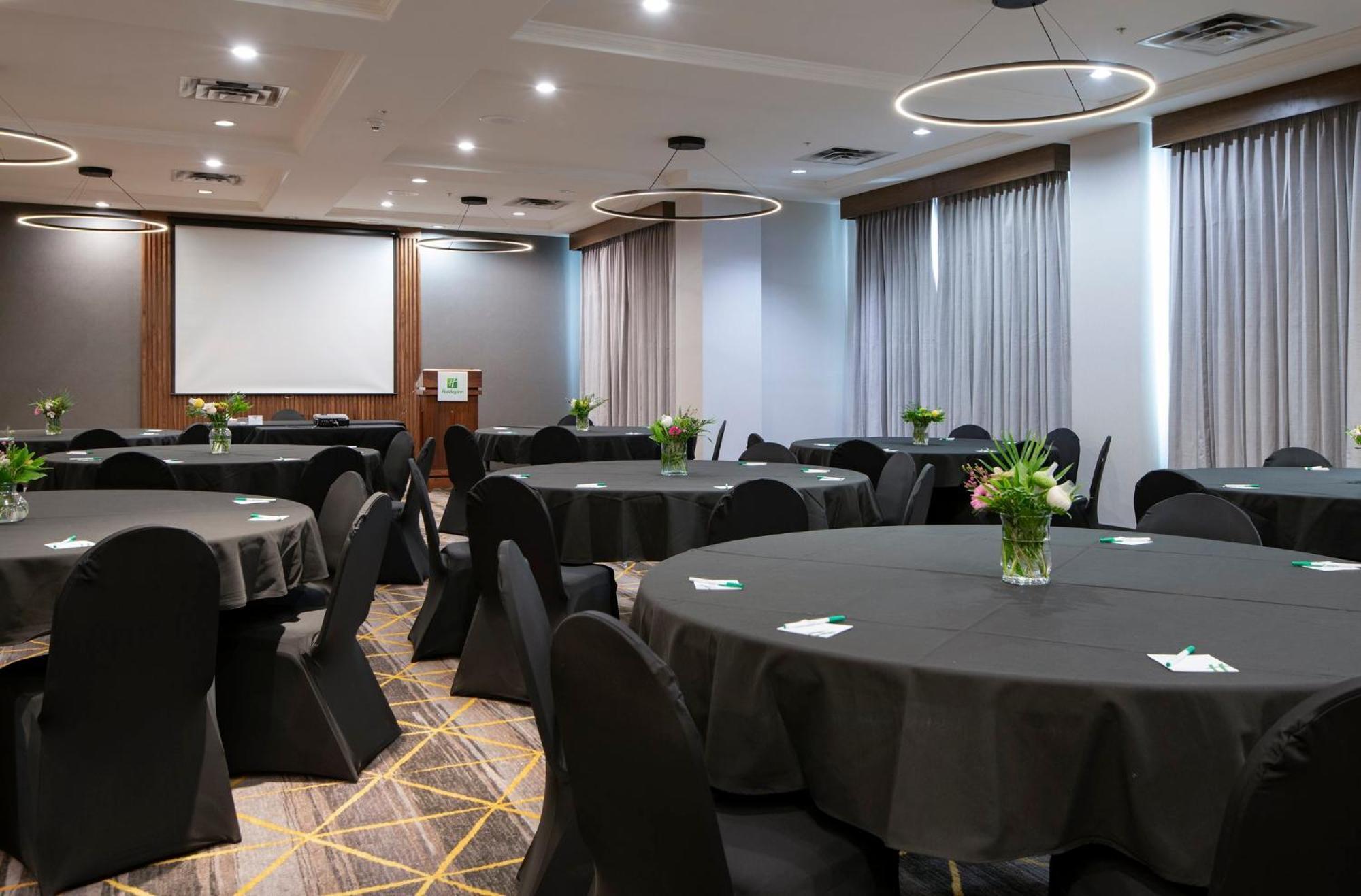 Holiday Inn Hotel And Suites-Kamloops By Ihg Kültér fotó